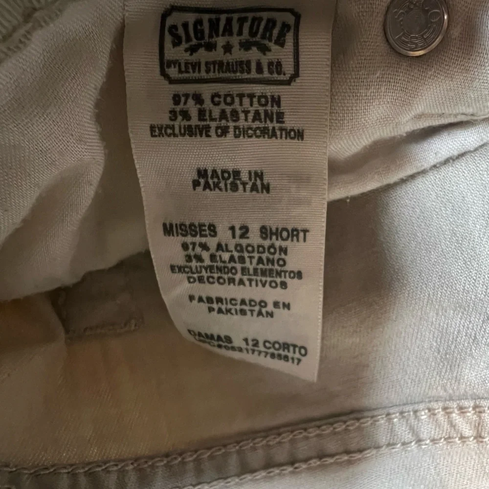 Khaki Levi Strauss Misses pants - Picture 3 of 5
